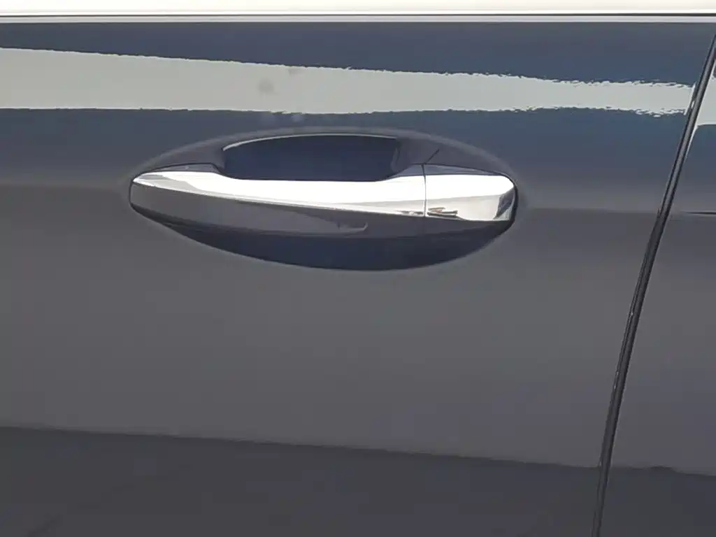 Mercedes-Benz E-Class — миниатюра 18