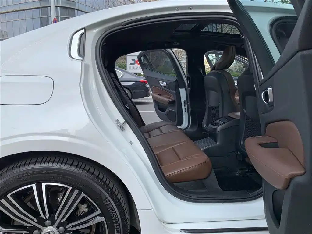 VOLVO S60 PLUG IN HYBRID