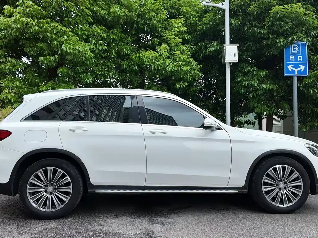 Mercedes-Benz GLC 2017 GLC 260 4MATIC