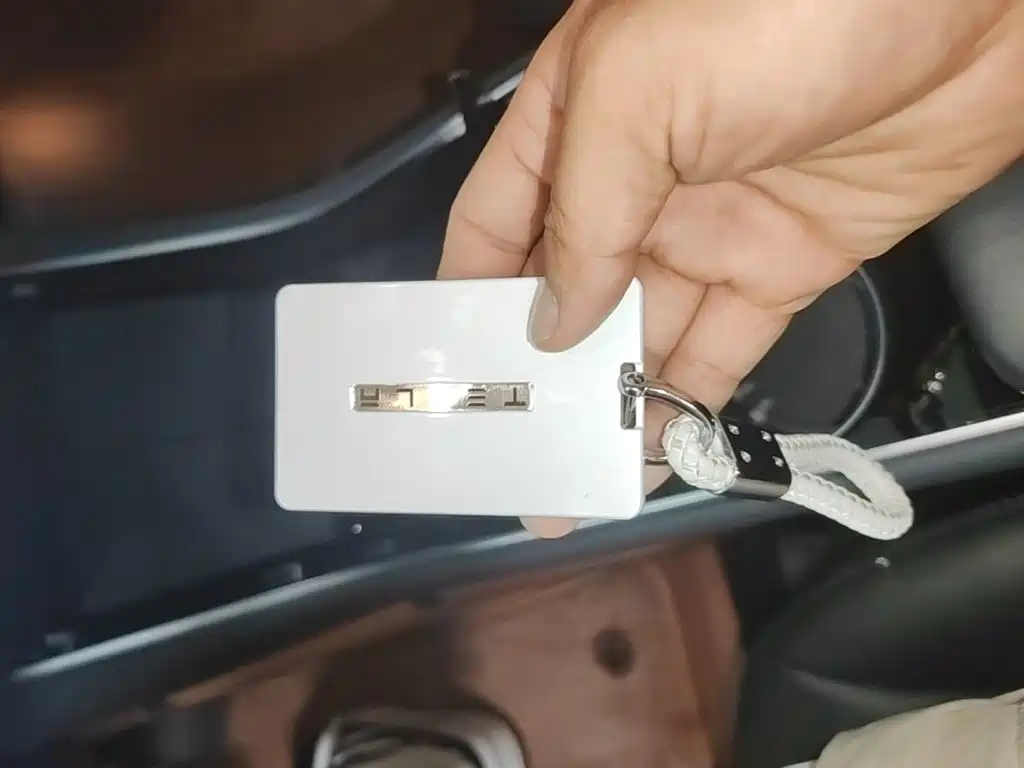 Tesla Model 3 — миниатюра 9
