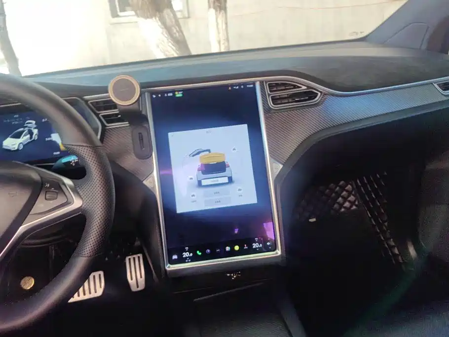 Tesla Model X — миниатюра 13