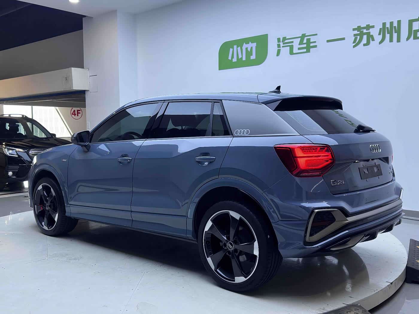 Audi Q2L 1.4 л 2022 г. Серебристо-серый, пробег 22000 км