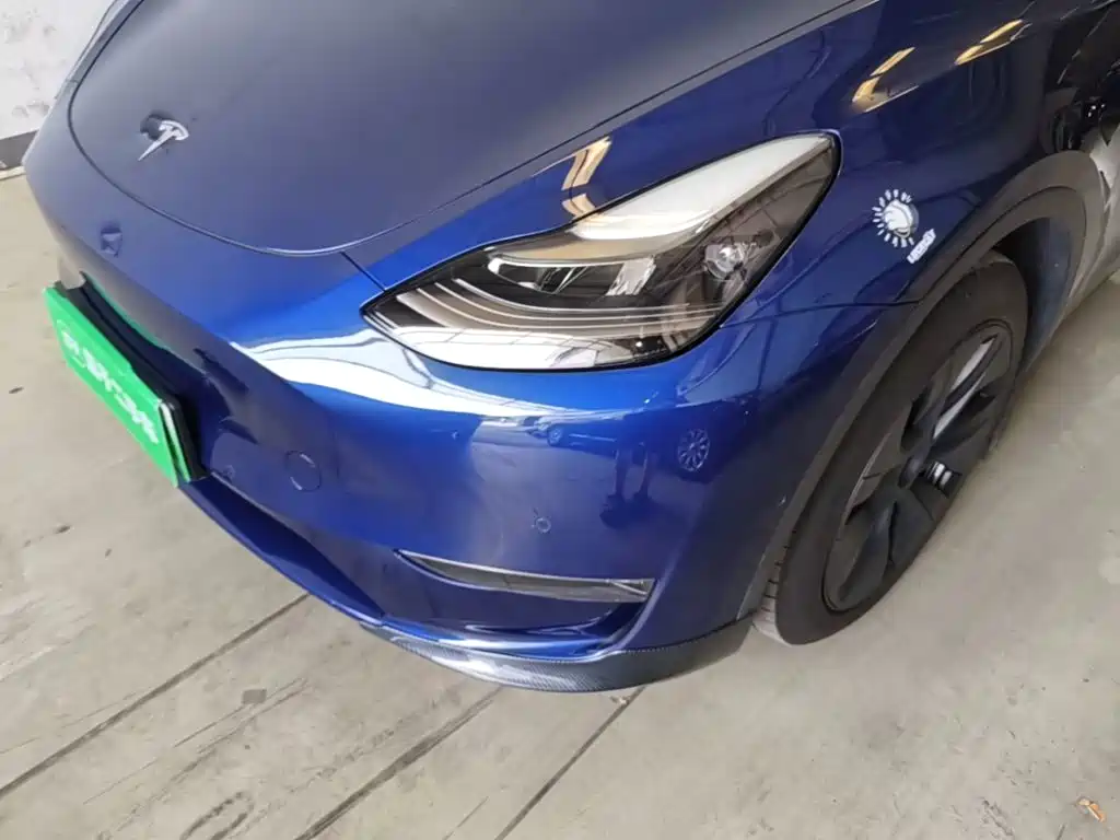 Tesla Model Y — миниатюра 24