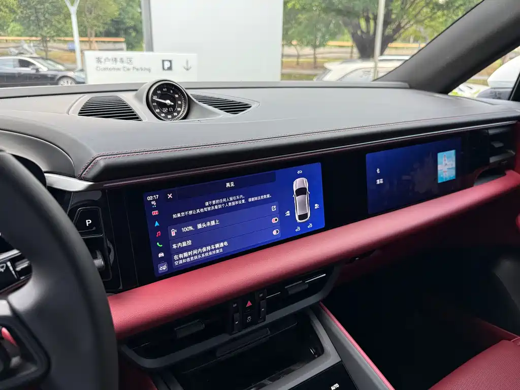 Porsche Macan EV — миниатюра 13