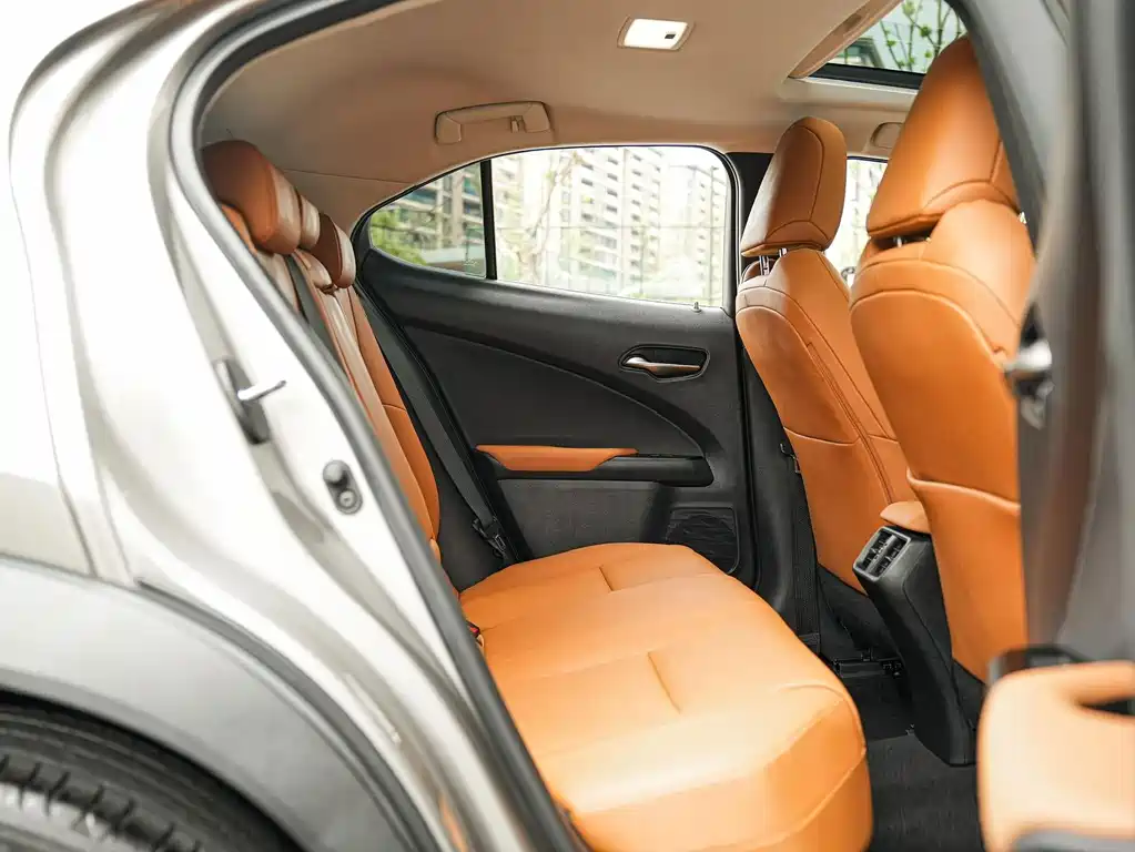 Lexus UX — миниатюра 14