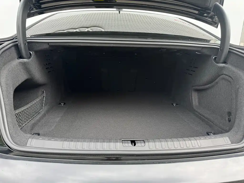 Audi A6L — миниатюра 18