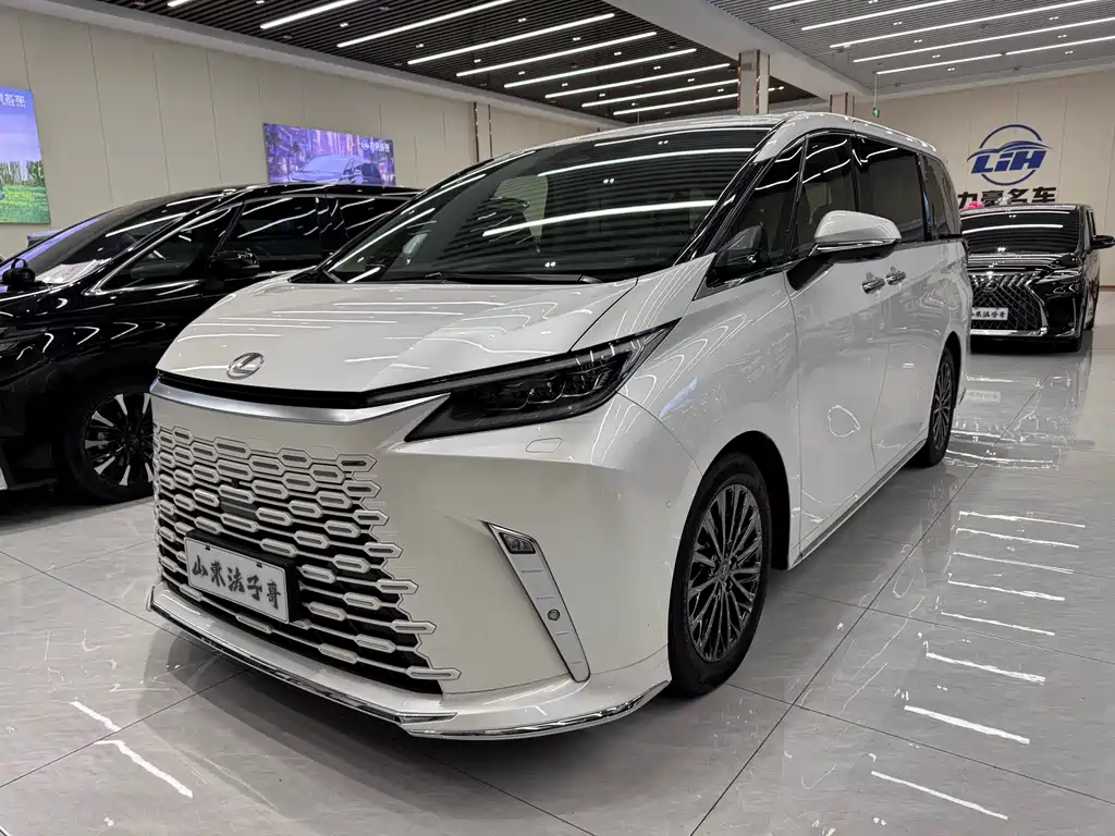Lexus LM 2024