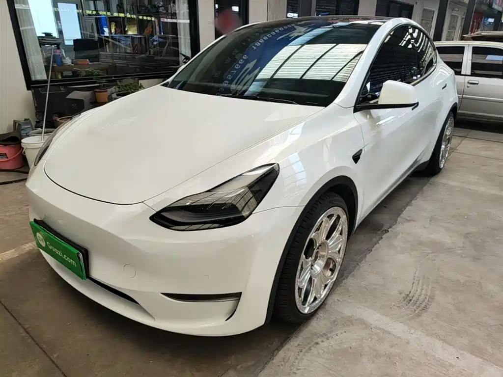 Tesla Model Y 2022