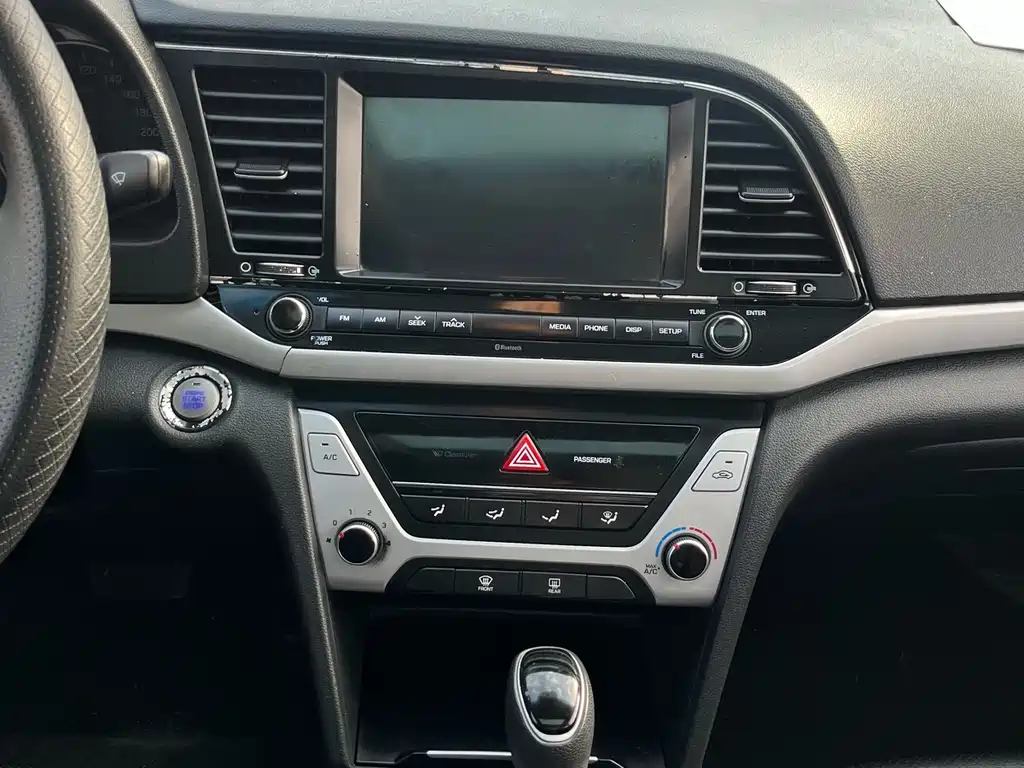 Hyundai Elantra — миниатюра 19