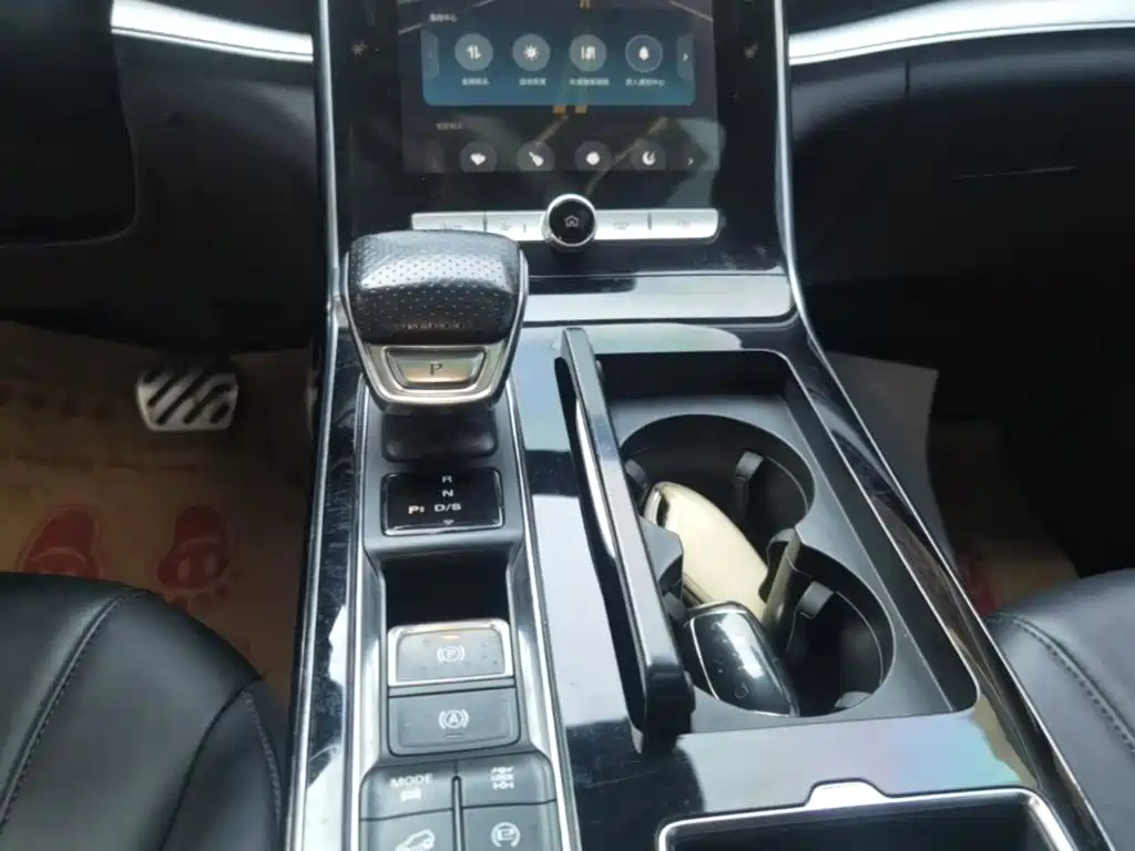 Roewe RX5 MAX — миниатюра 14