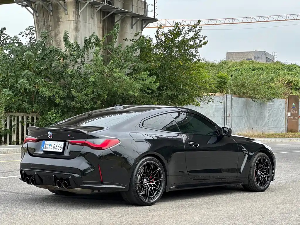 BMW M4 — миниатюра 6