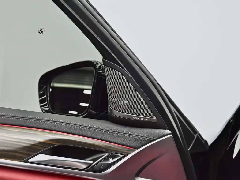 BMW 5 Series — миниатюра 20