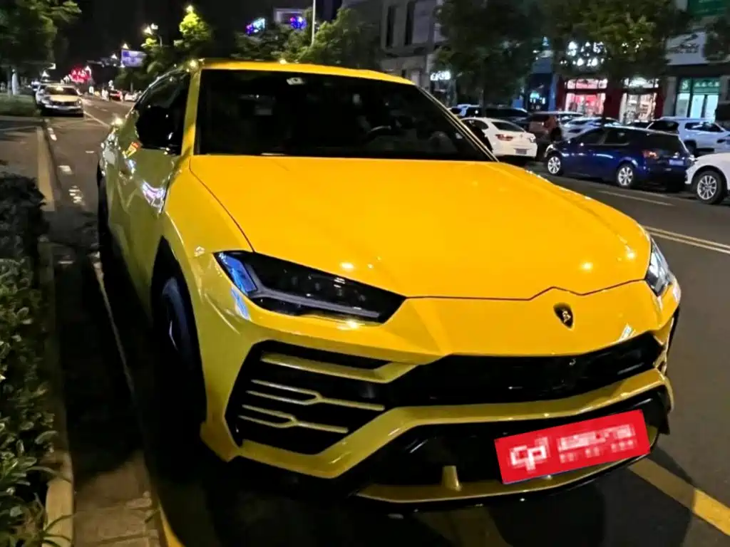 Lamborghini Urus — миниатюра 3