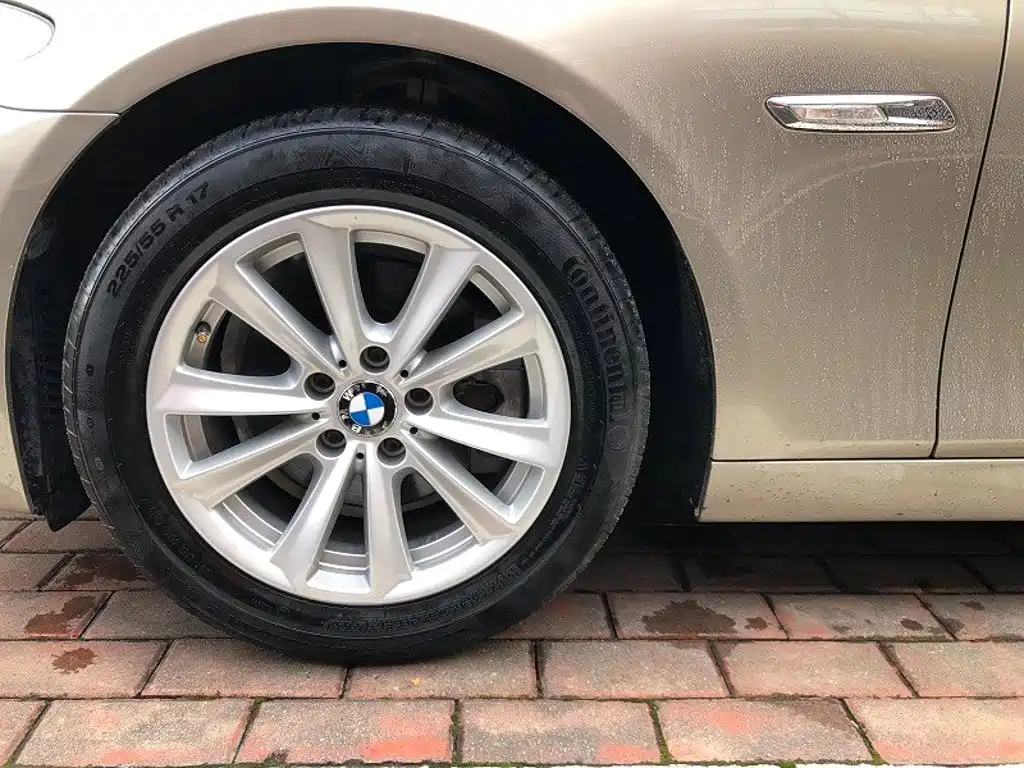 BMW 5 Series — миниатюра 15