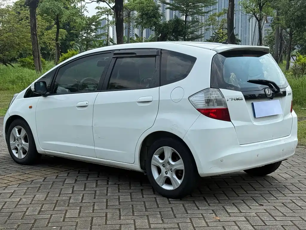 Honda Fit — миниатюра 12