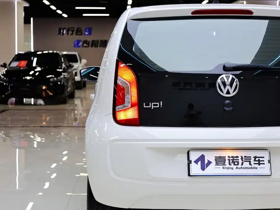 Volkswagen up! — миниатюра 8