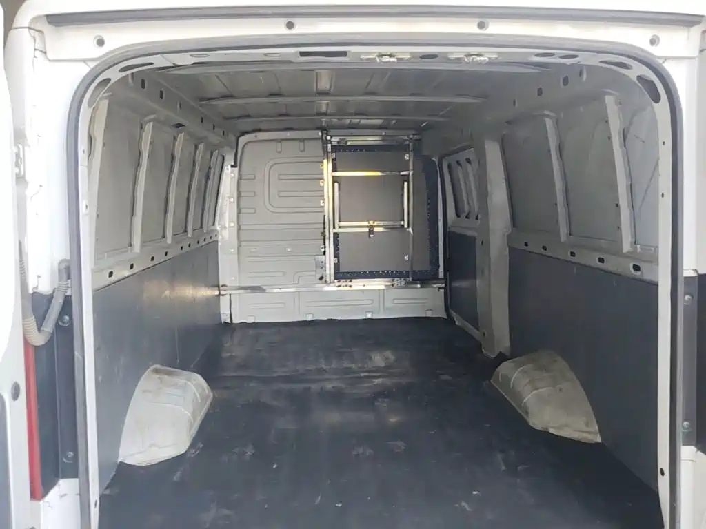 Wuling Yangguang — миниатюра 19