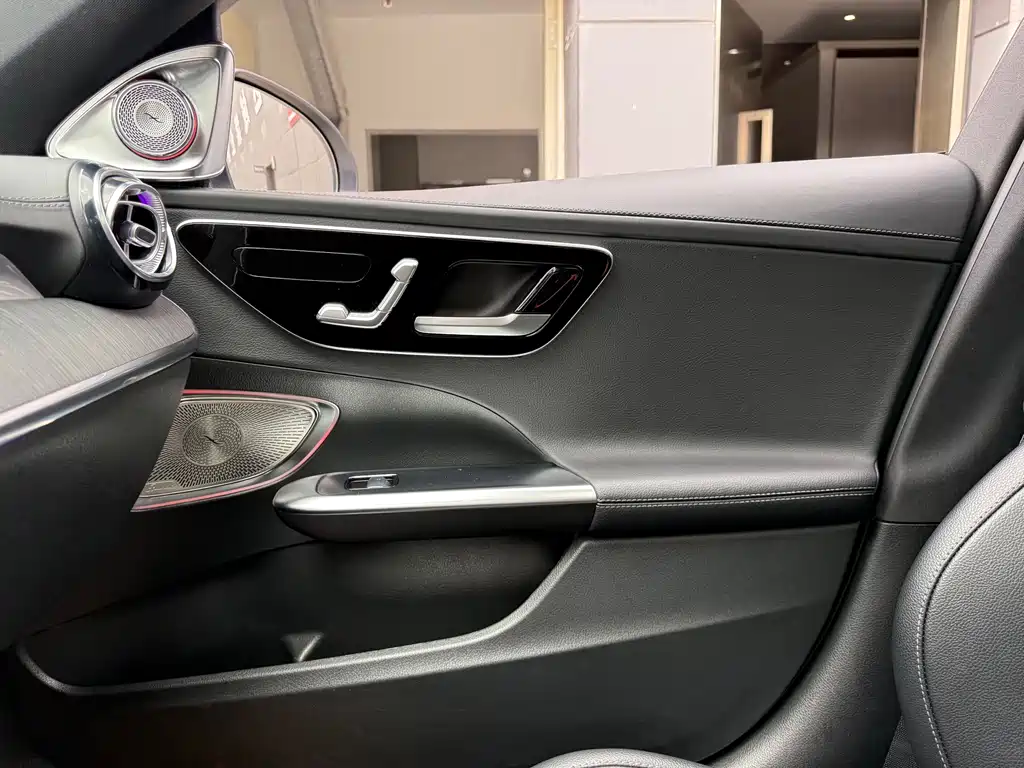 Mercedes-Benz C-Class — миниатюра 28
