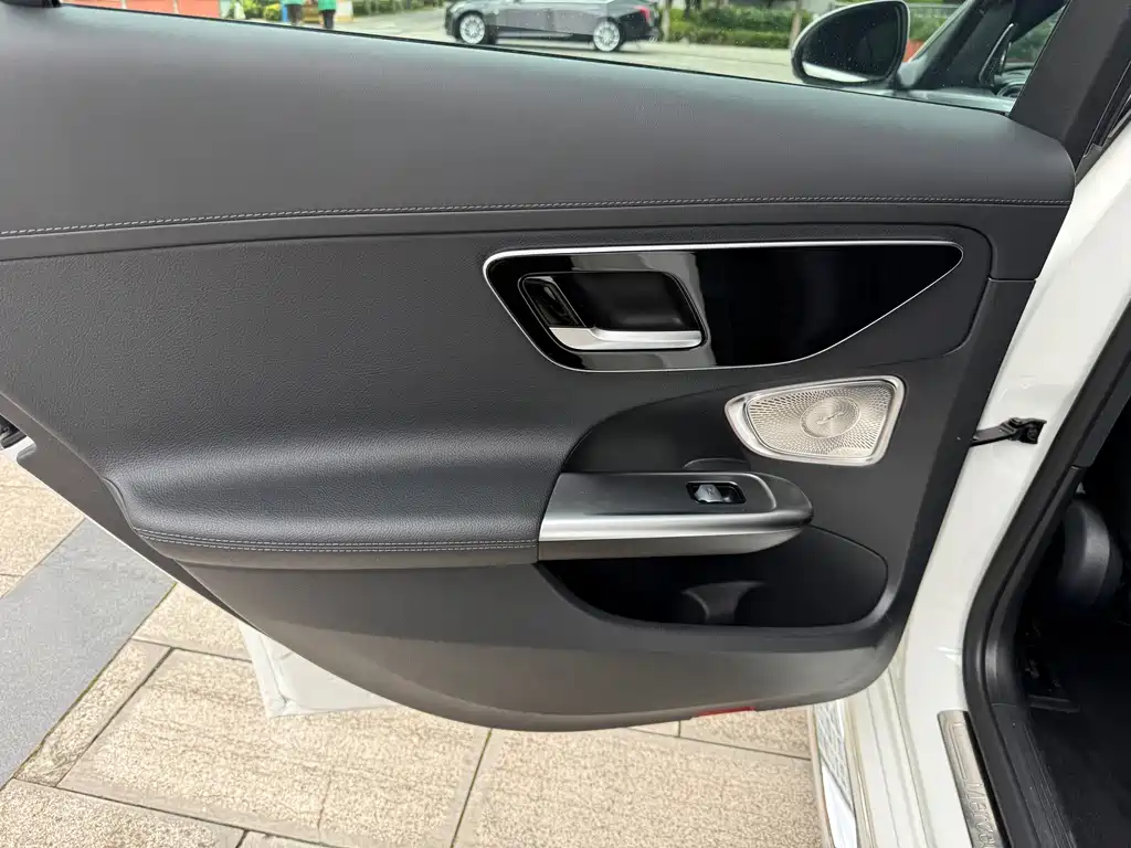 Mercedes-Benz C-Class — миниатюра 31