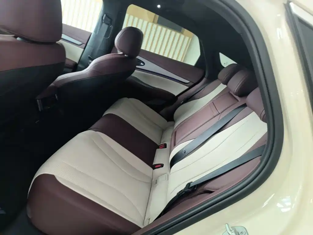 BYD Seal 07 DM-i — миниатюра 17