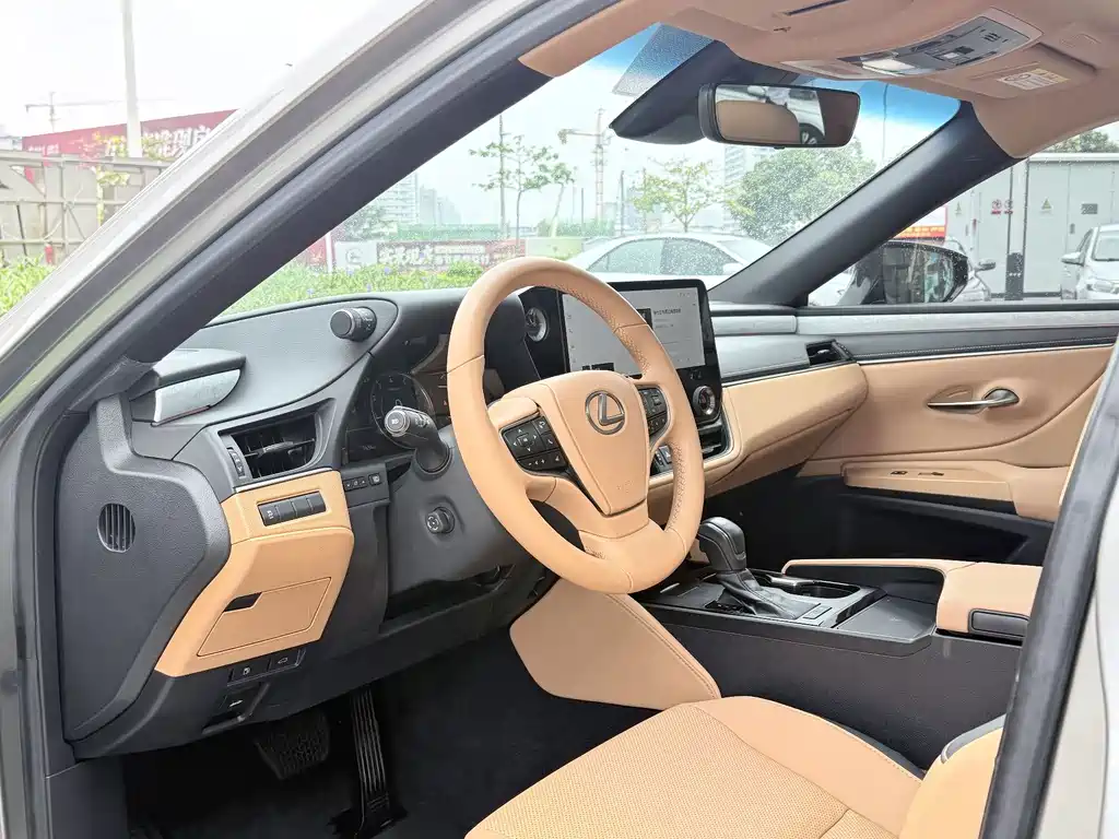 Lexus ES — миниатюра 16