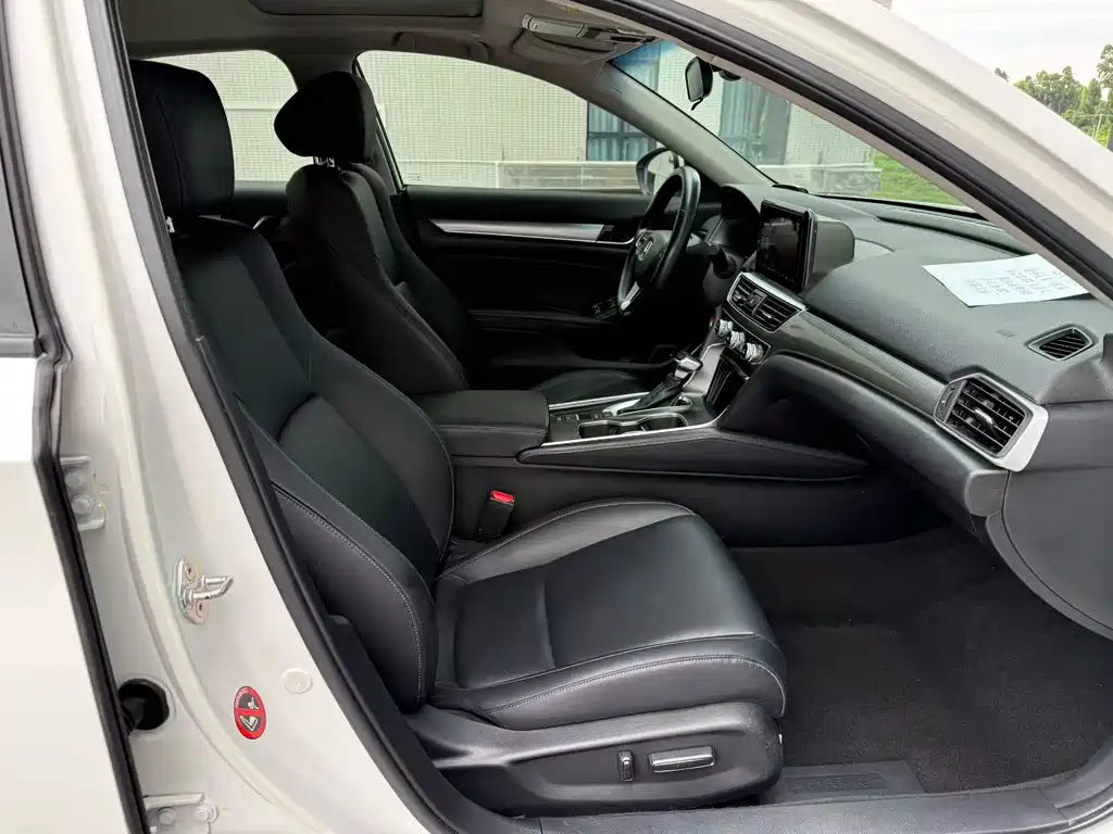 Honda Accord — миниатюра 6