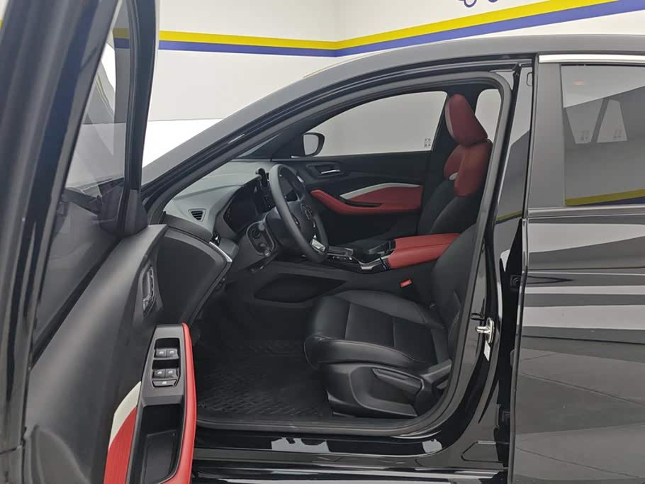 MG MG5 1.5 л 2023 г. Чёрный, пробег 31000 км