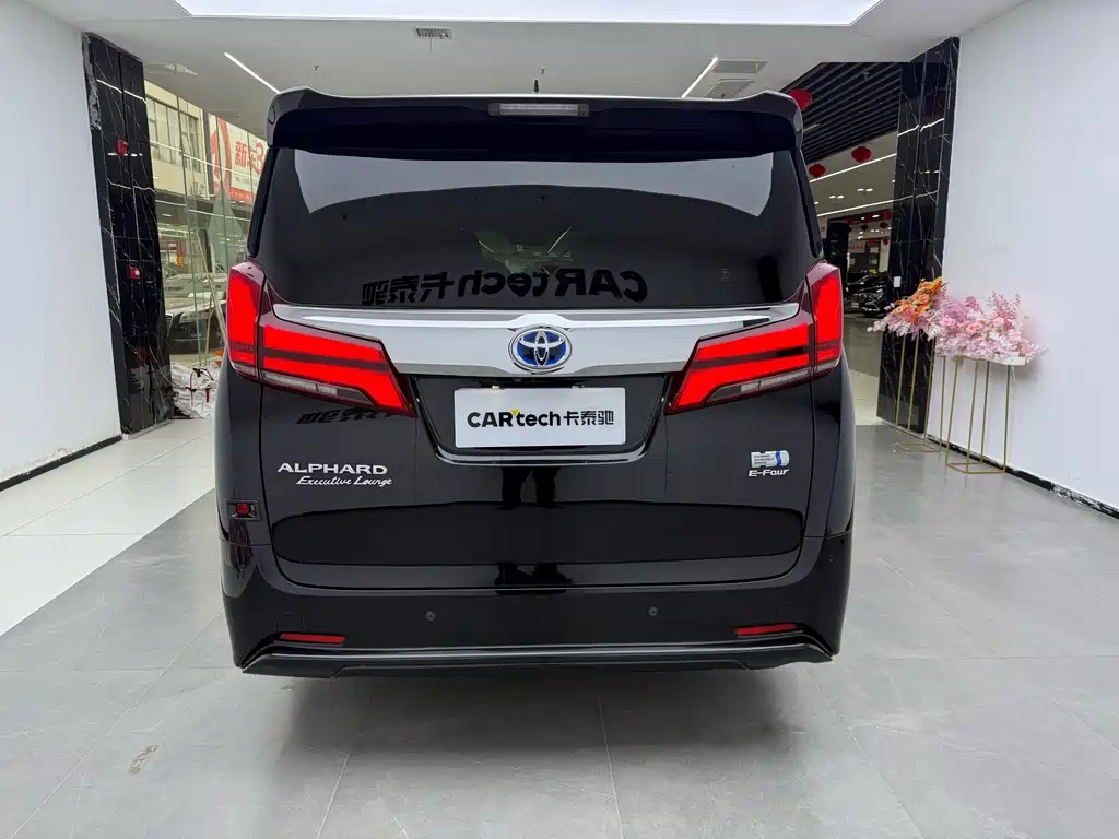 Toyota Alphard — миниатюра 4