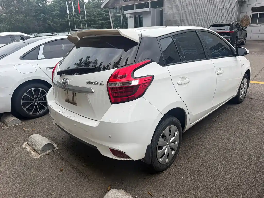 Toyota Yaris L — миниатюра 3