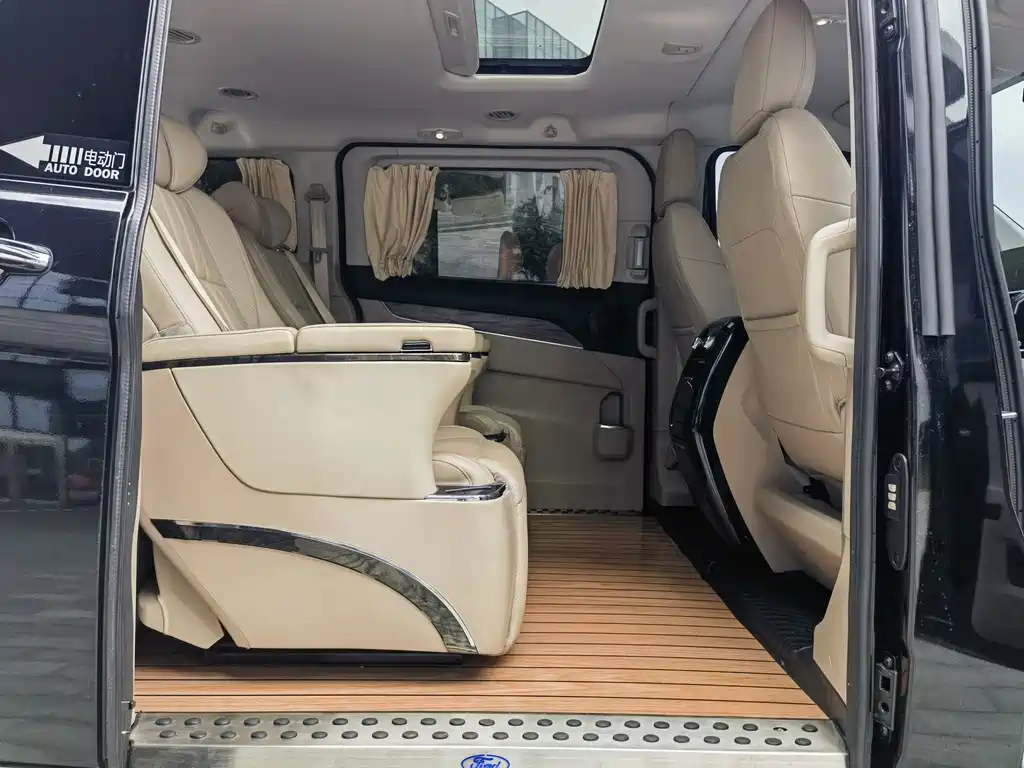 Ford Tourneo — миниатюра 12