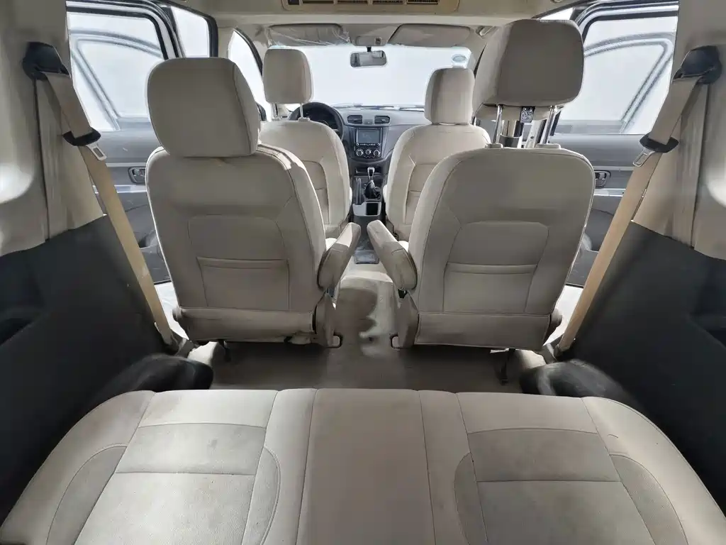 Wuling Hongguang — миниатюра 11