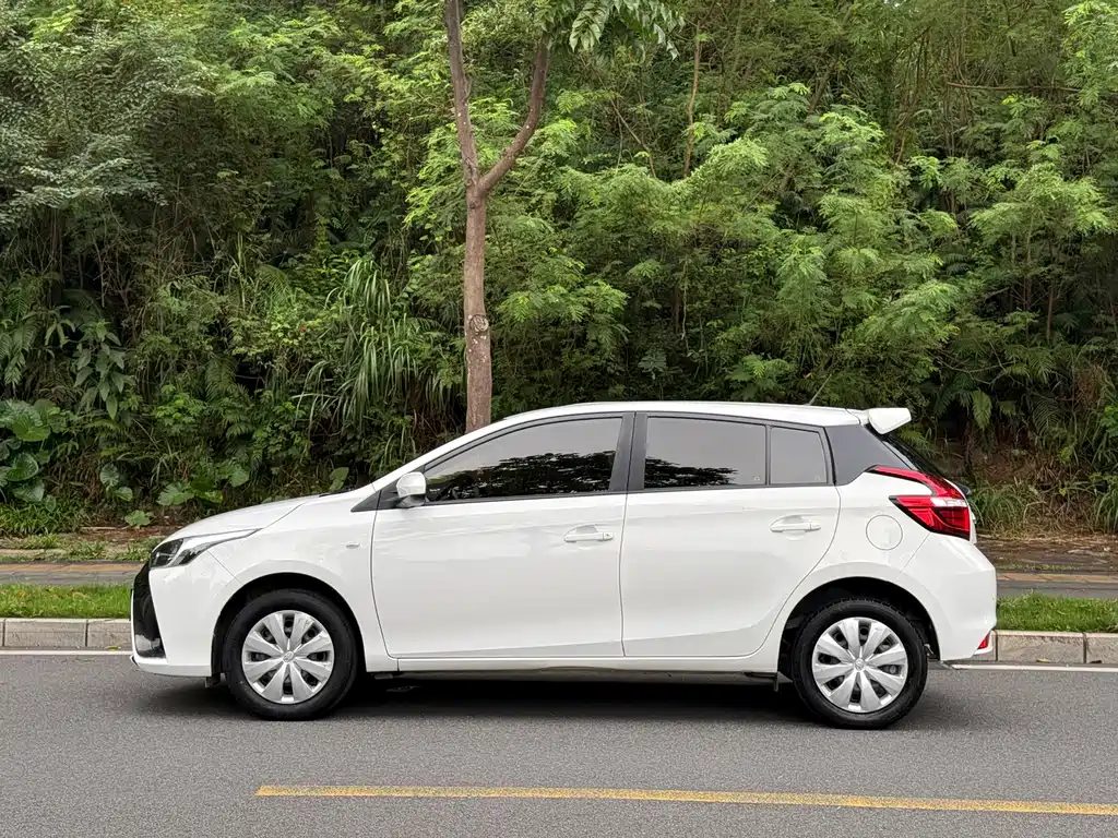 Toyota Yaris L — миниатюра 13