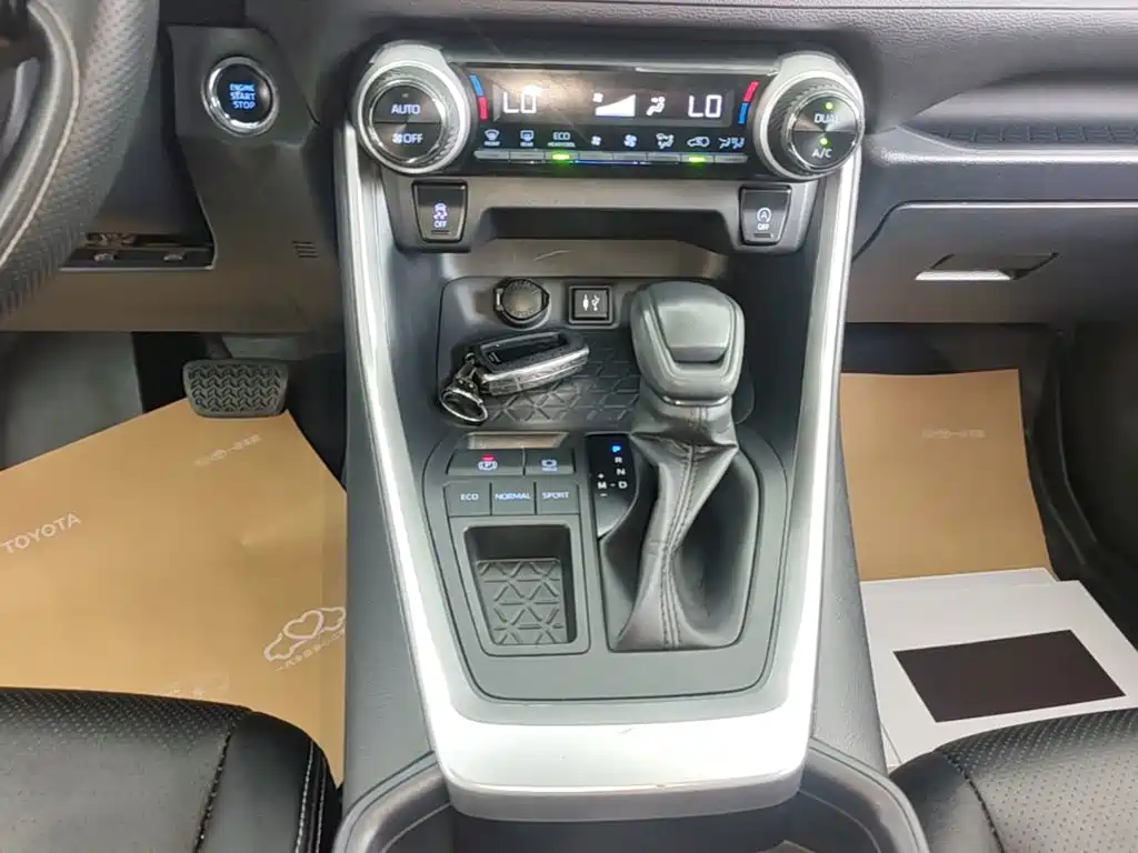 Toyota RAV4 — миниатюра 14