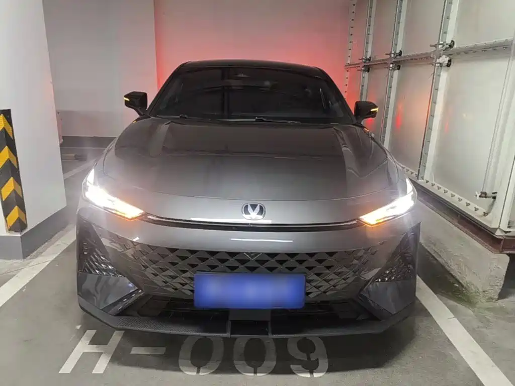 Changan UNI-V — миниатюра 3