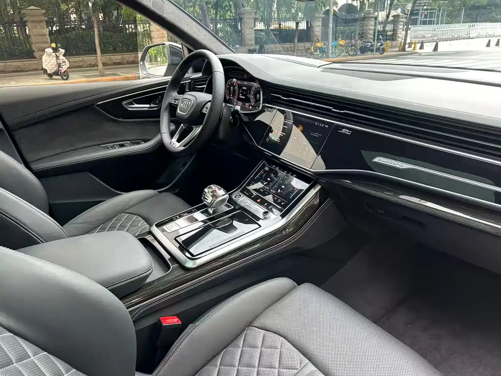 Audi Q8 — миниатюра 14