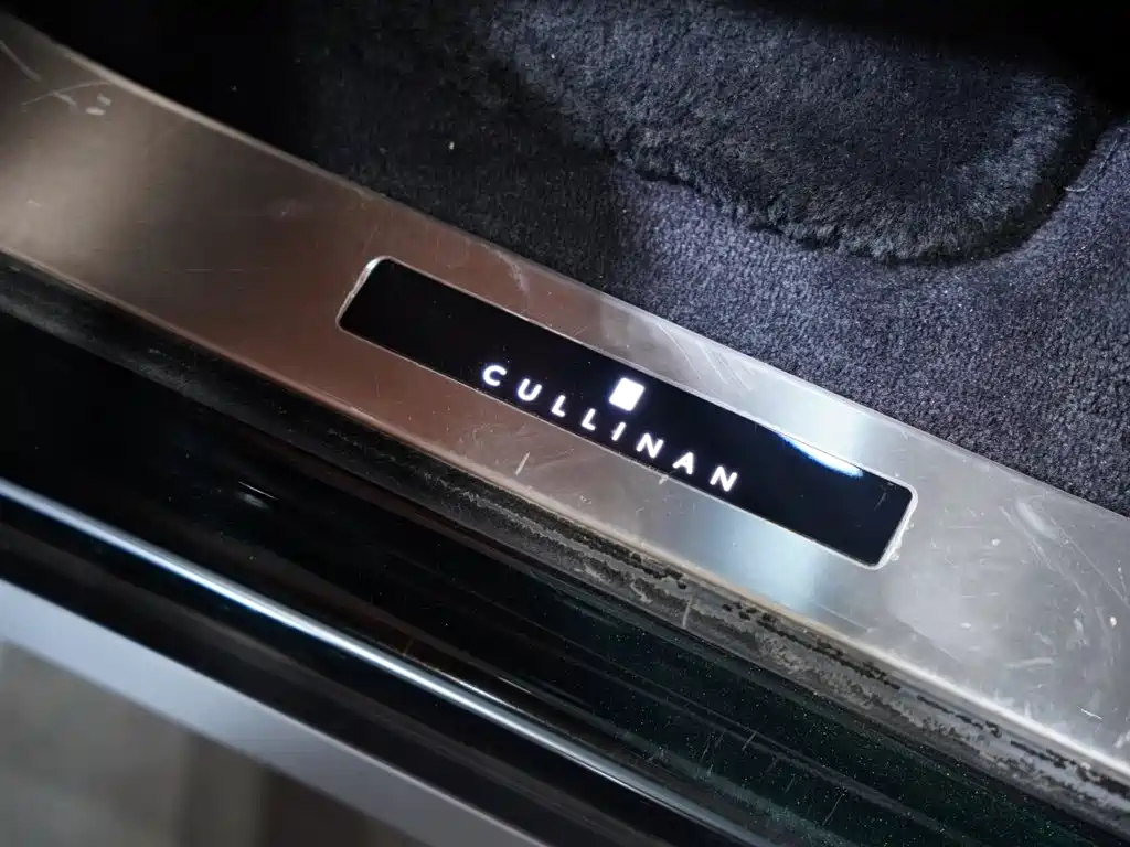 Rolls-Royce Cullinan — миниатюра 48