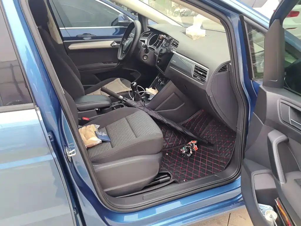 Volkswagen Touran — миниатюра 19