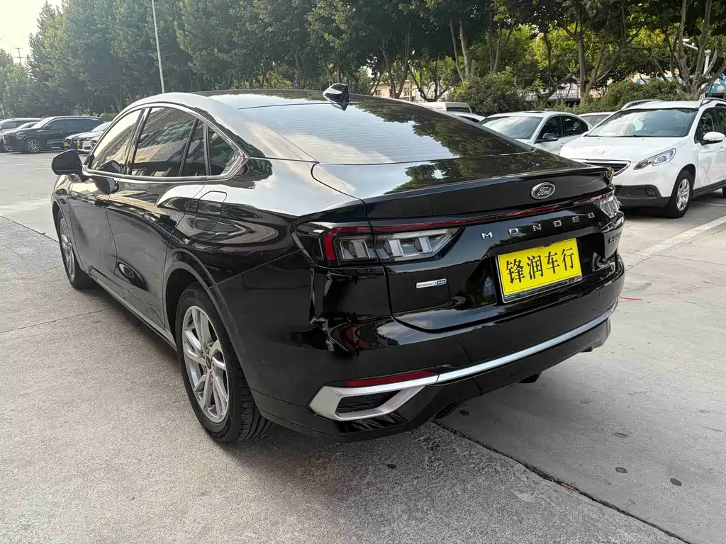 Ford Mondeo — миниатюра 6