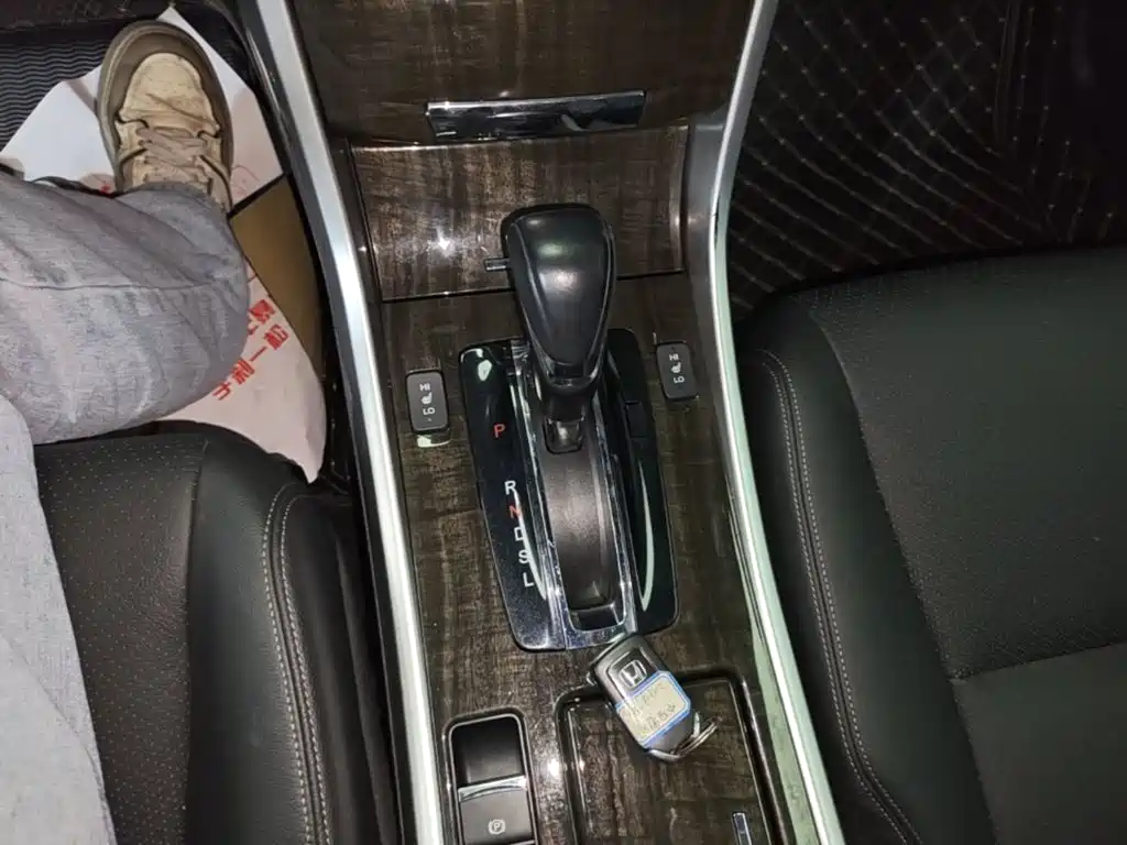 Honda Accord — миниатюра 14
