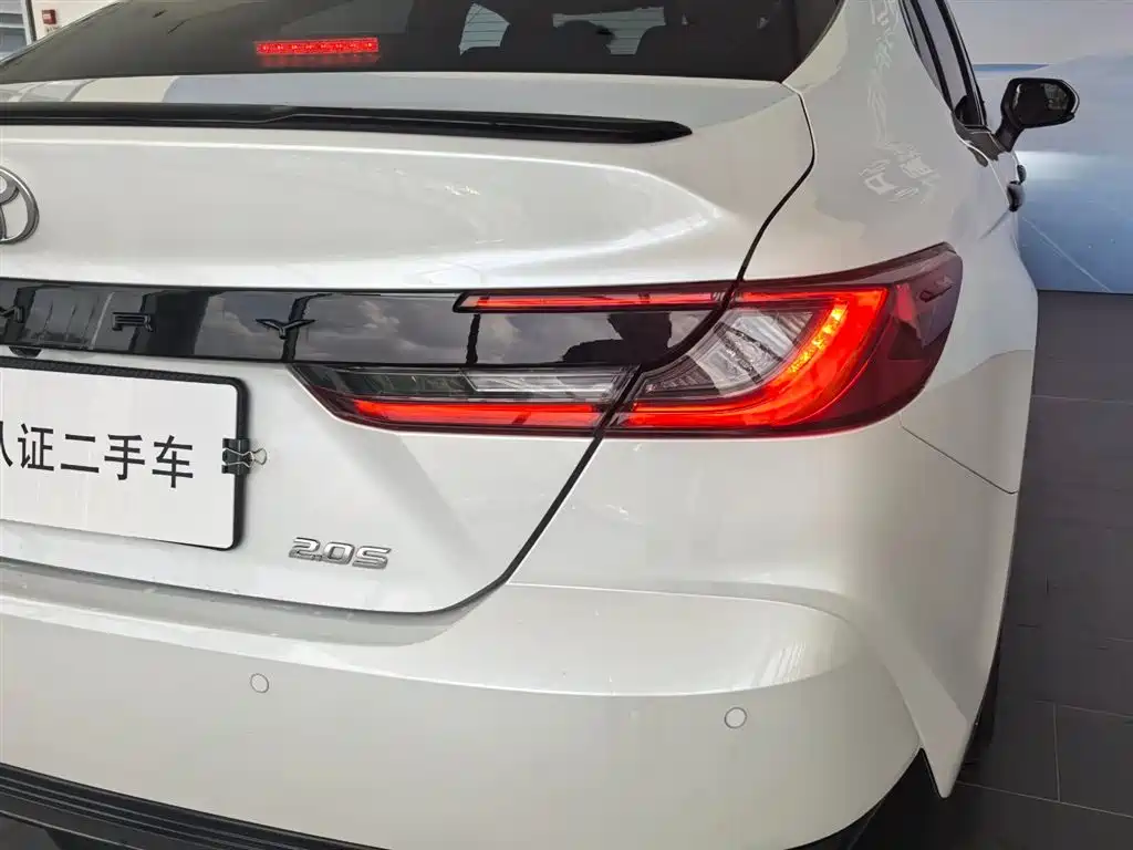 Toyota Camry — миниатюра 11