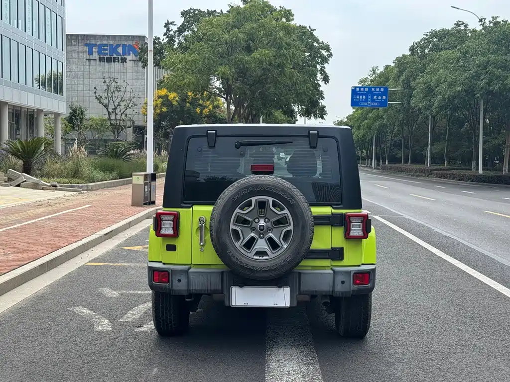Jeep Wrangler — миниатюра 4