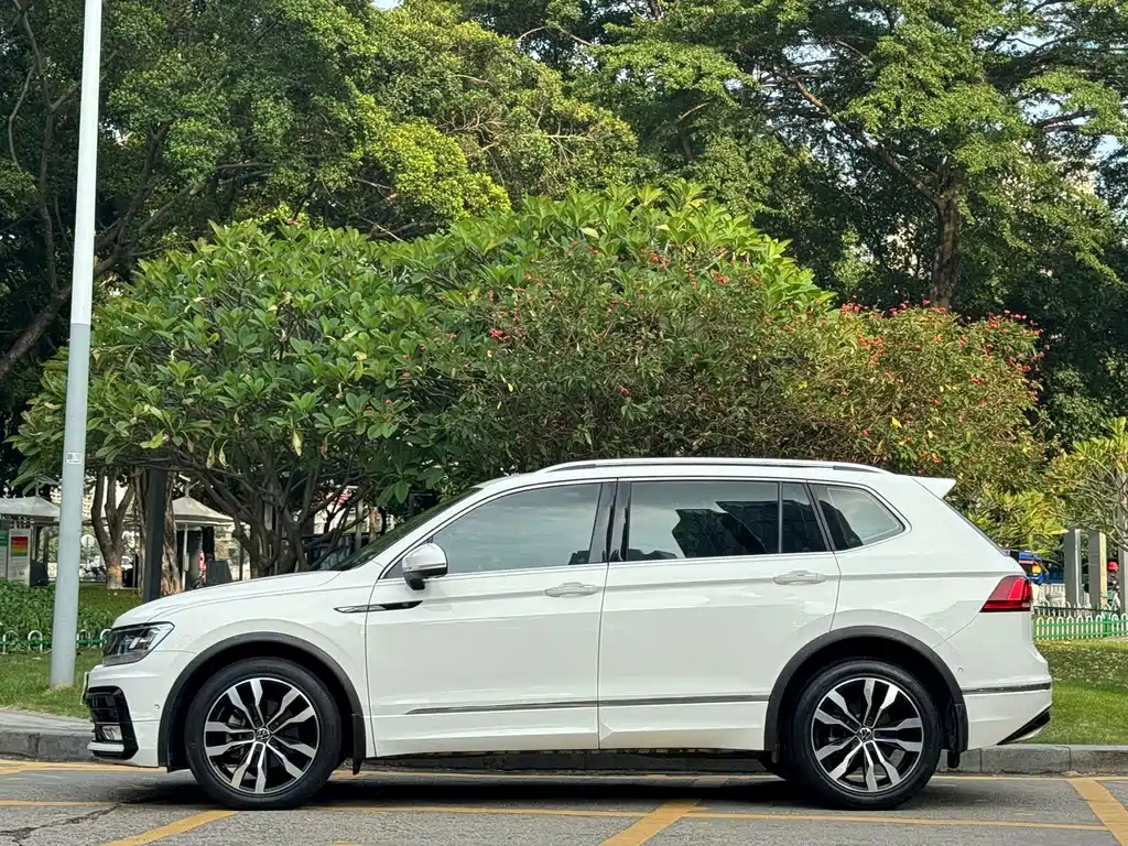 Volkswagen Tiguan L — миниатюра 4