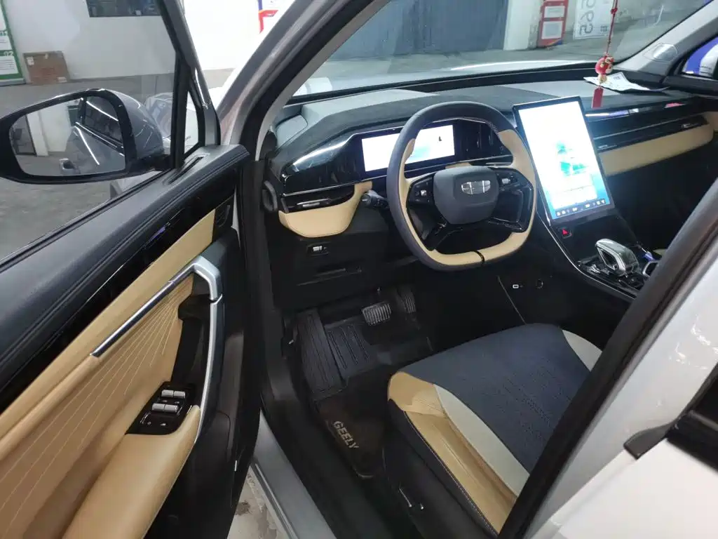 Geely Boyue L — миниатюра 16