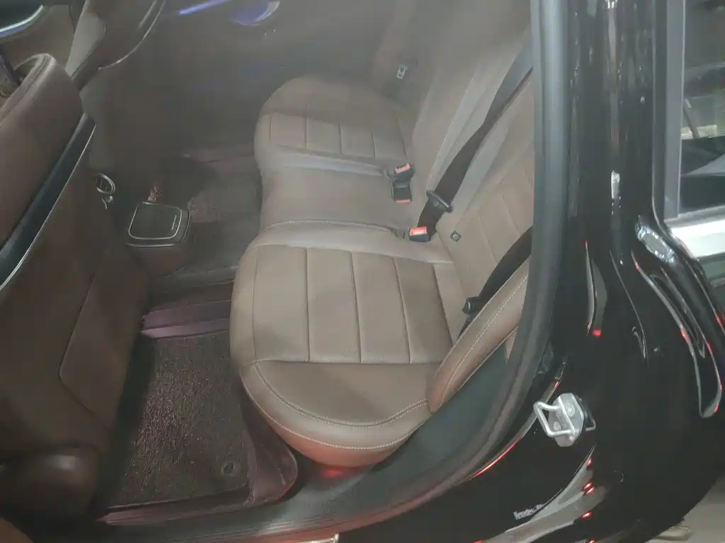 Mercedes-Benz E-Class — миниатюра 14