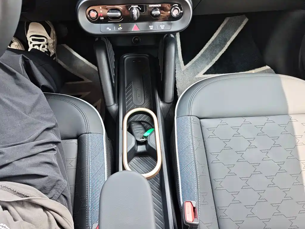 MINI MINI COOPER EV — миниатюра 16
