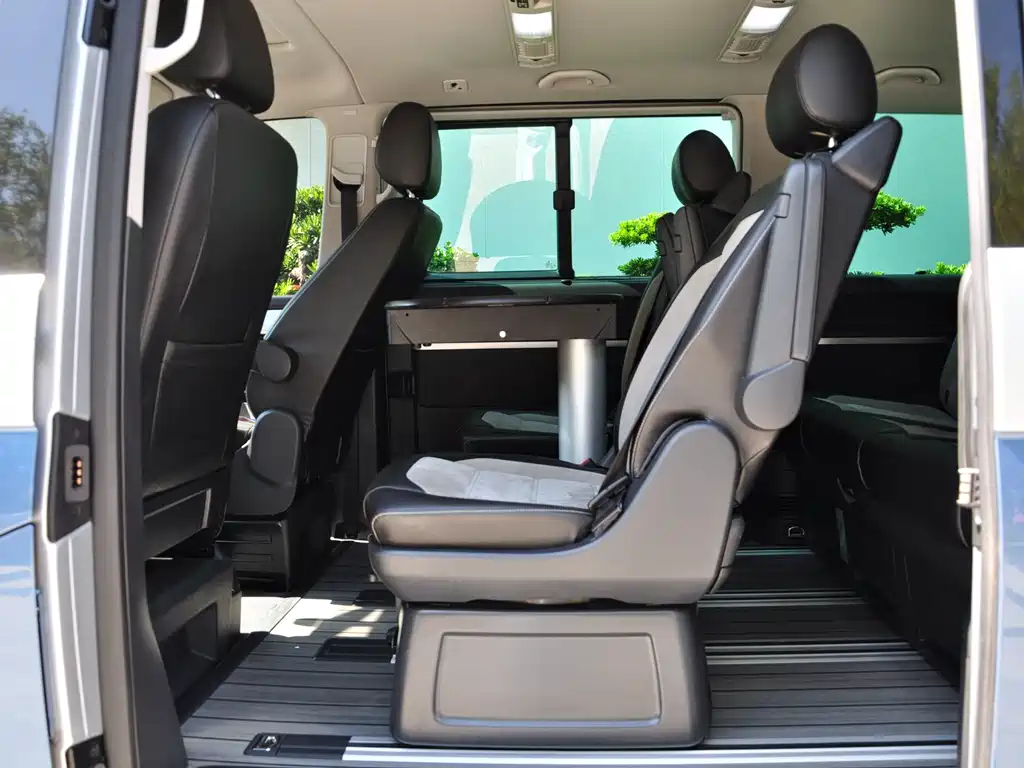 Volkswagen Multivan — миниатюра 7