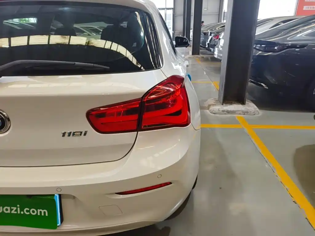 BMW 1 Series (Import) — миниатюра 8
