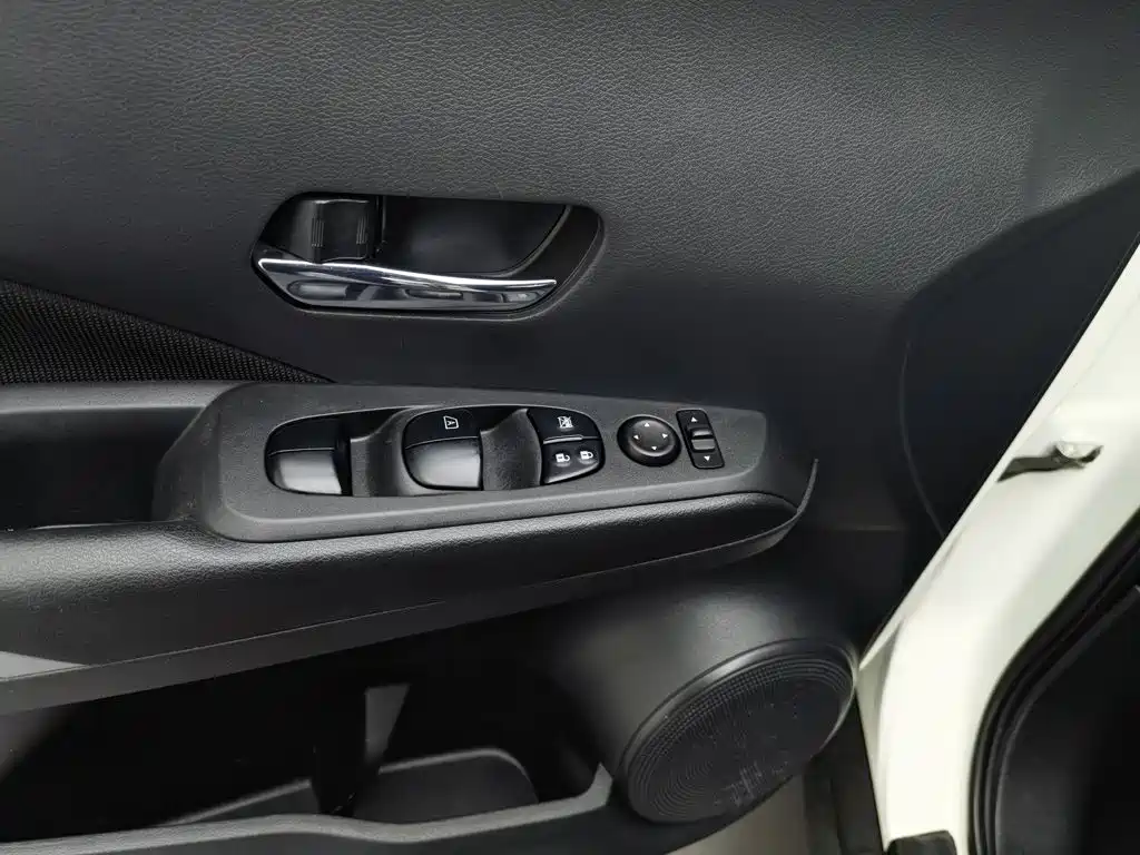 Nissan Kicks — миниатюра 9