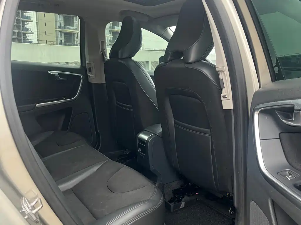 Volvo XC60 — миниатюра 12