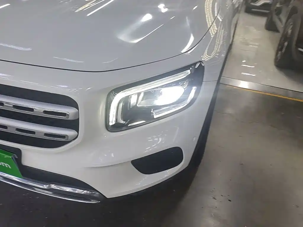 Mercedes-Benz GLB — миниатюра 24